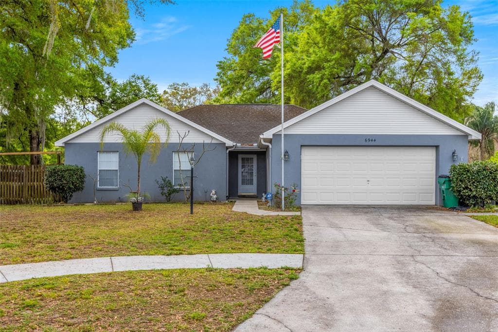6944 OAKCREST WAY ZEPHYRHILLS, FL 33542