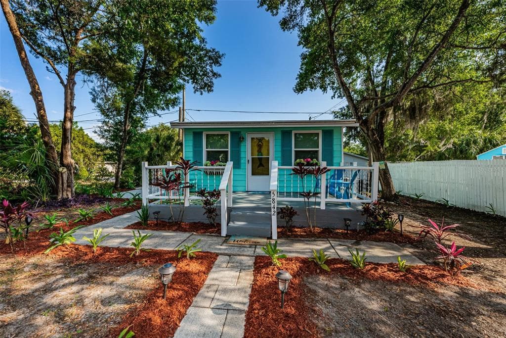 5842 FLORIDA AVENUE NEW PORT RICHEY, FL 34652