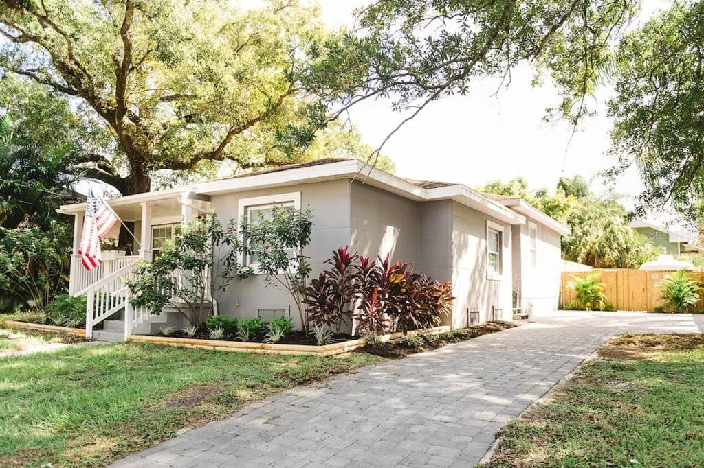 2705 N OAKDALE AVENUE TAMPA, FL 33602
