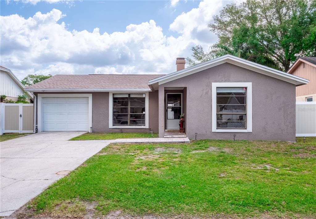 9506 CAMDEN HILL COURT TAMPA, FL 33615