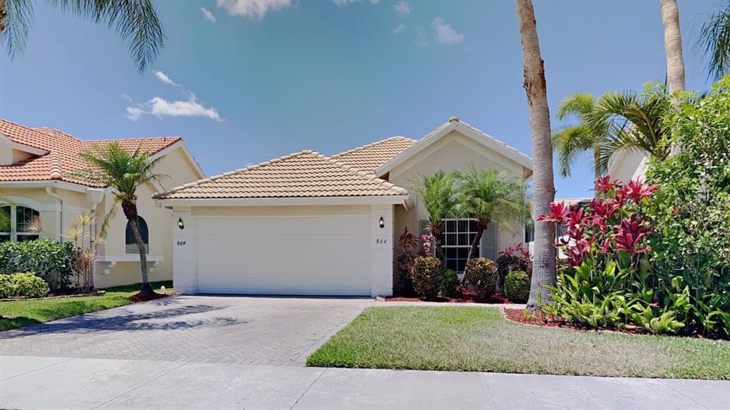 864 SW MUNJACK CIRCLE PORT SAINT LUCIE, FL 34986