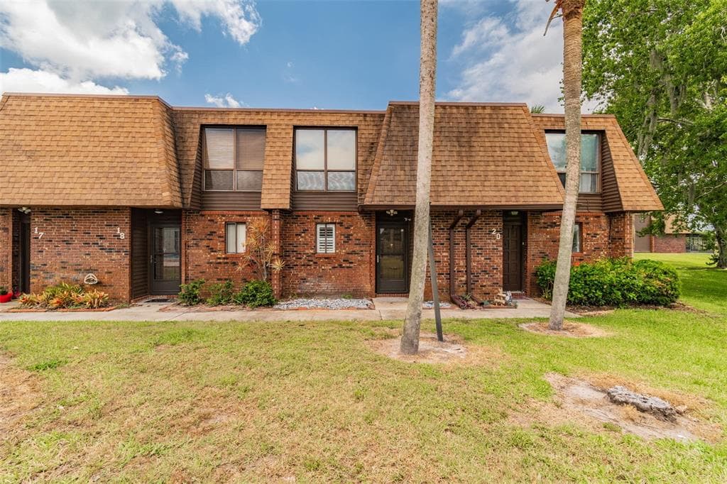 1836 N CRYSTAL LAKE DRIVE UNIT 19 LAKELAND, FL 33801