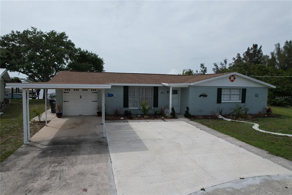 106 6TH STREET NW RUSKIN, FL 33570