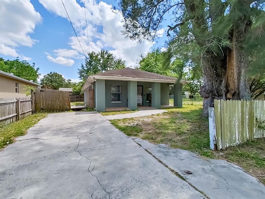 4235 E CURTIS STREET TAMPA, FL 33610