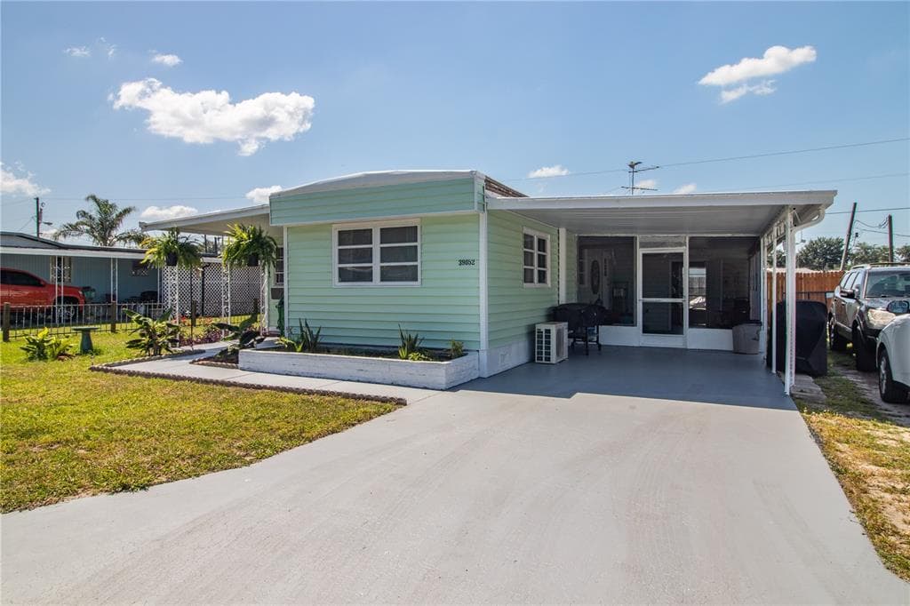 39052 SABAL AVENUE ZEPHYRHILLS, FL 33542