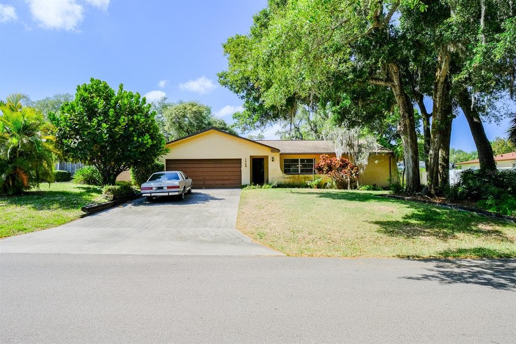 1734 INDIANA AVENUE PALM HARBOR, FL 34683