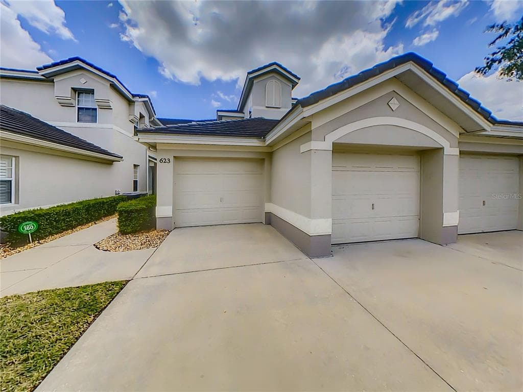 623 GRASSLANDS VILLAGE CIRCLE LAKELAND, FL 33803