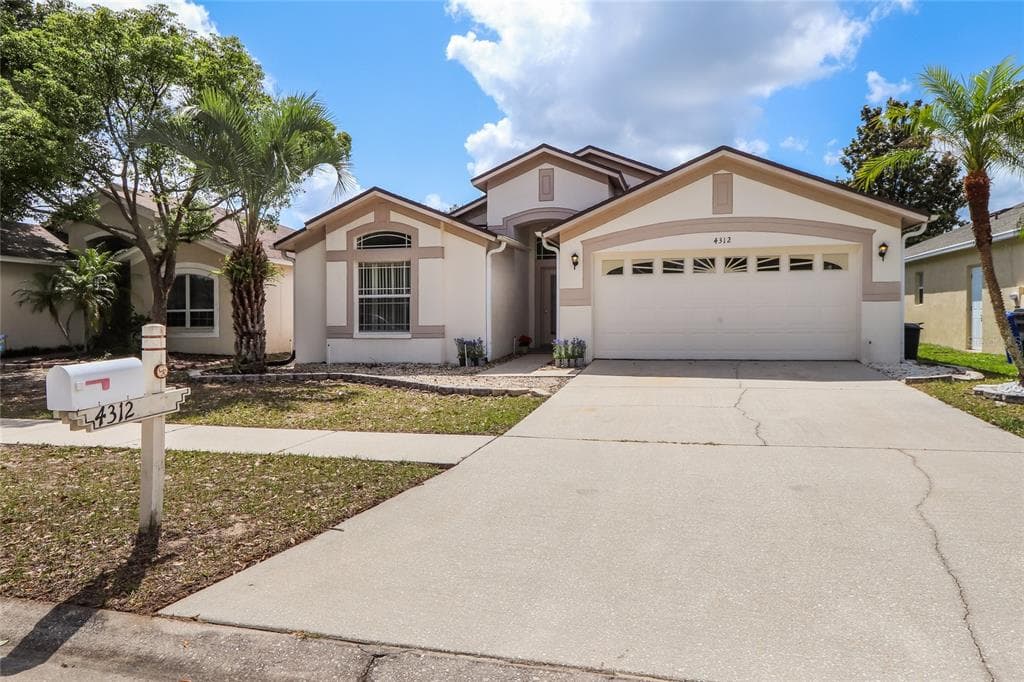 4312 HORSESHOE PICK LANE VALRICO, FL 33594