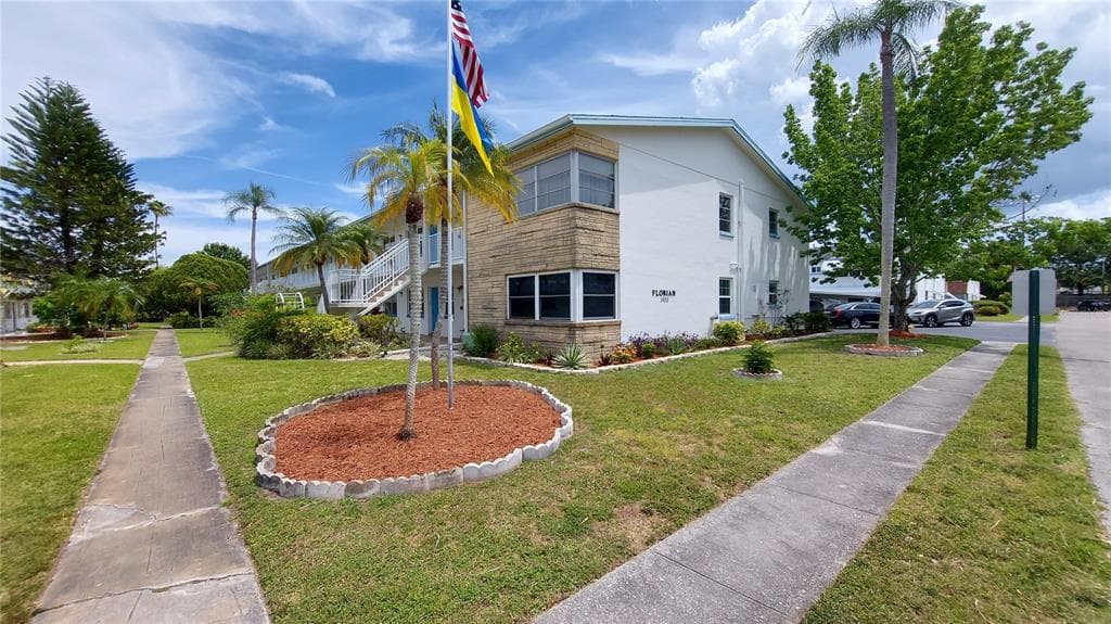 5855 18TH STREET N UNIT 10 ST PETERSBURG, FL 33714
