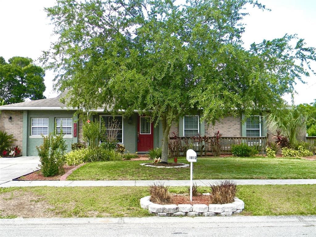 1813 NOVA DRIVE VALRICO, FL 33596