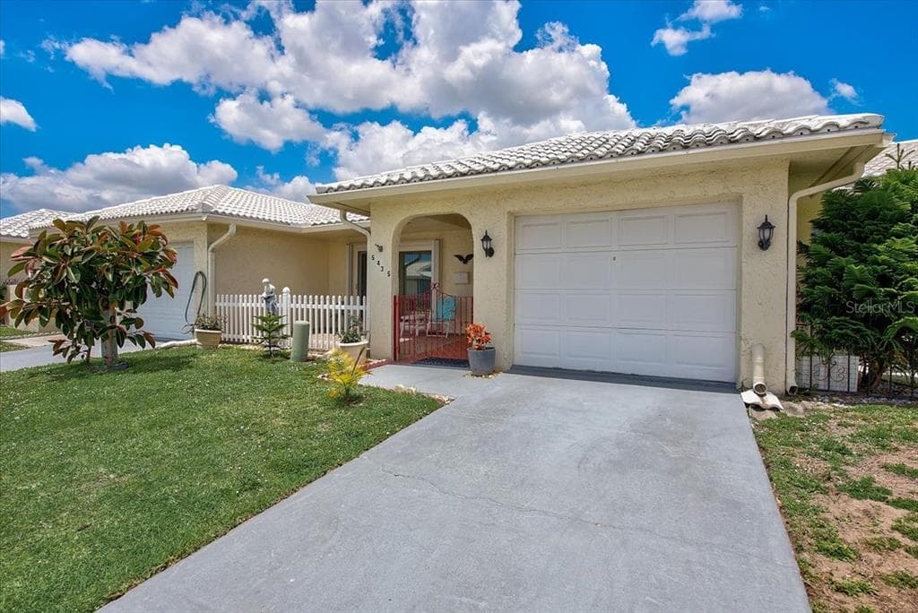 5435 ORANGE BLOSSOM ROAD N PINELLAS PARK, FL 33782