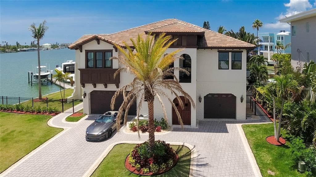 853 BAY POINT DRIVE