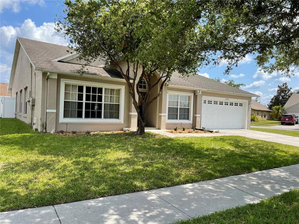 32042 CYPRESS VALLEY DRIVE WESLEY CHAPEL, FL 33545