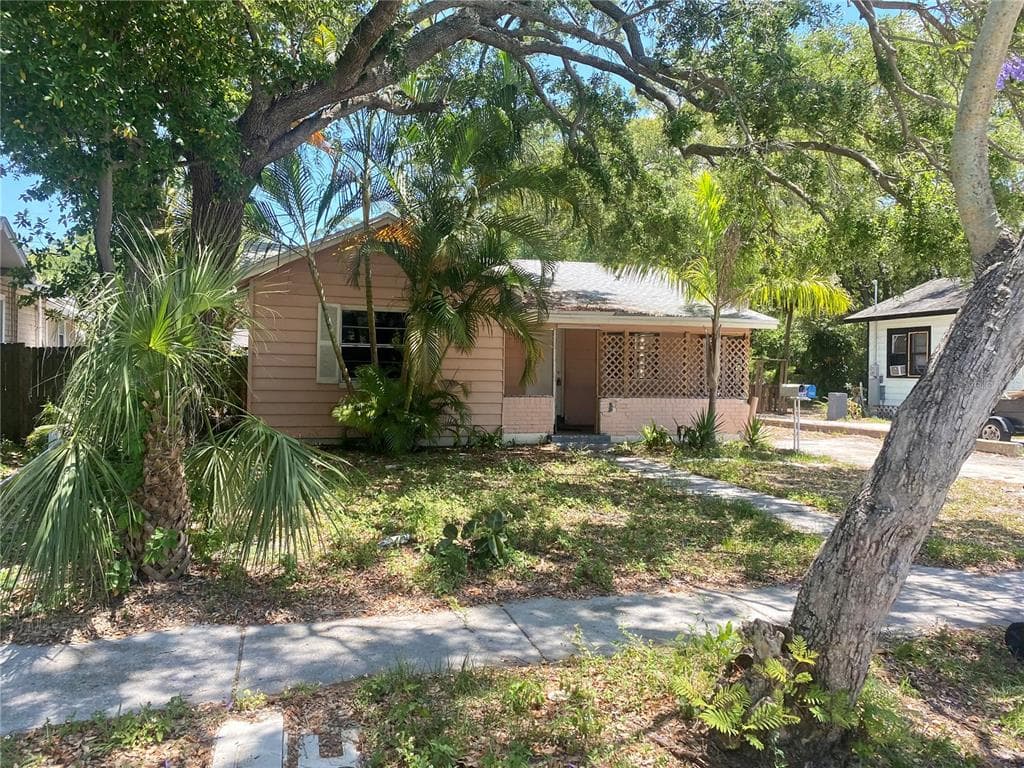 1844 AUBURN STREET S ST PETERSBURG, FL 33712