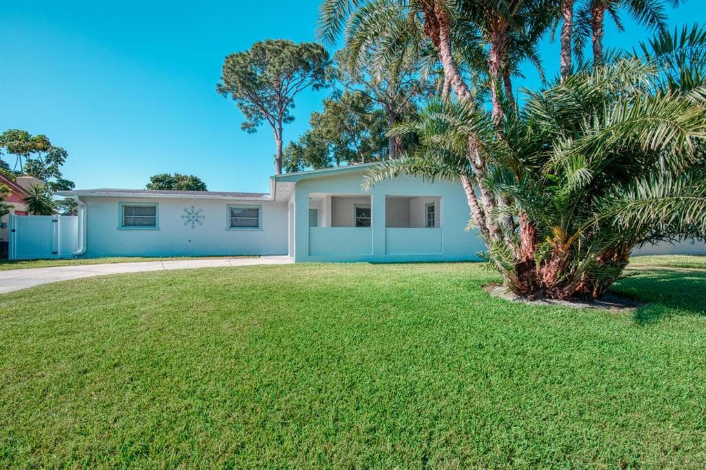 785 SAN SALVADOR DRIVE DUNEDIN, FL 34698