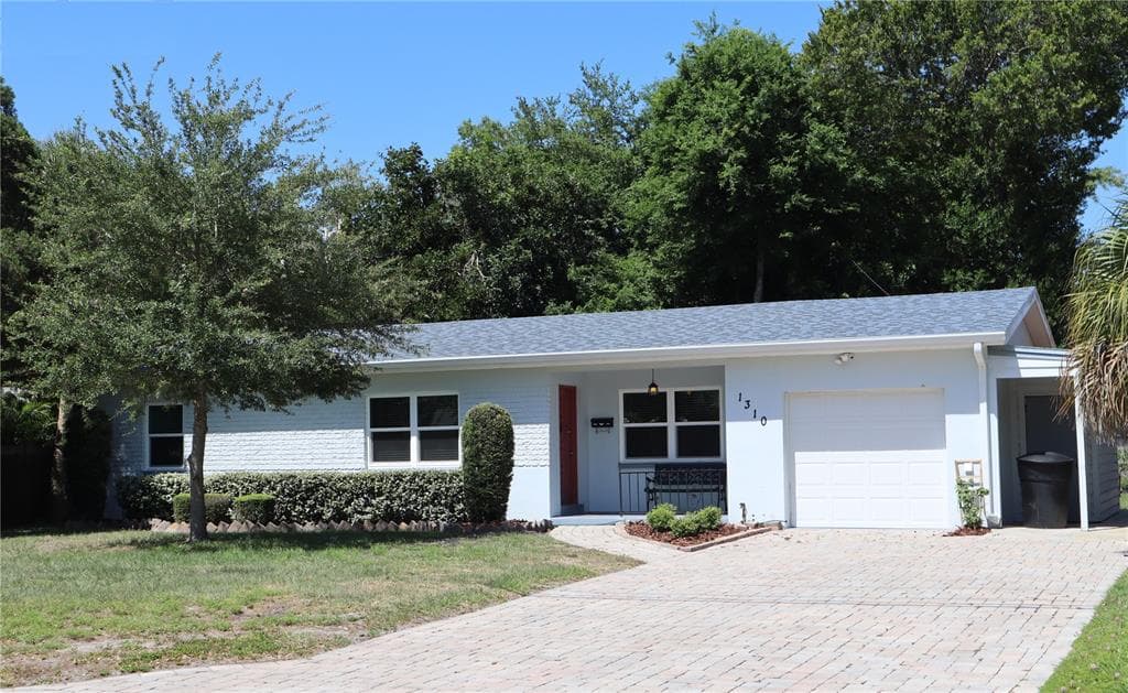 1310 RUSSELL DRIVE N ST PETERSBURG, FL 33710