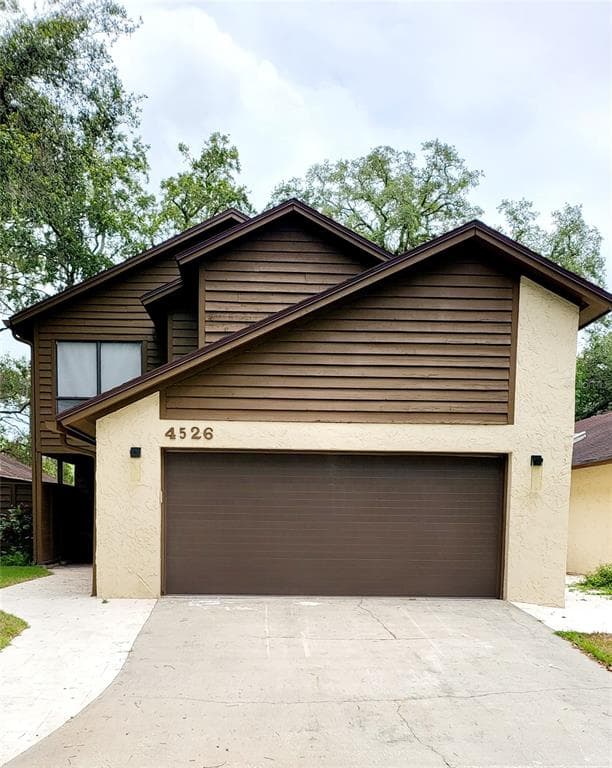 4526 SWEETWATER LAKE DRIVE TAMPA, FL 33613