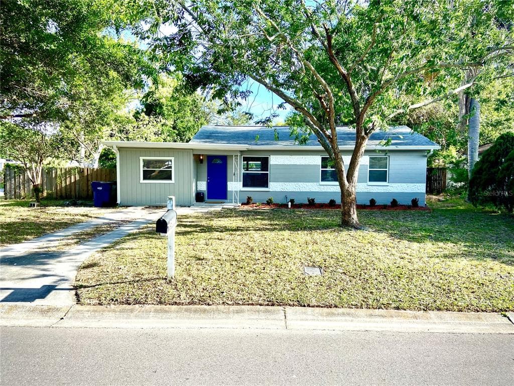4000 W TYSON AVENUE TAMPA, FL 33611