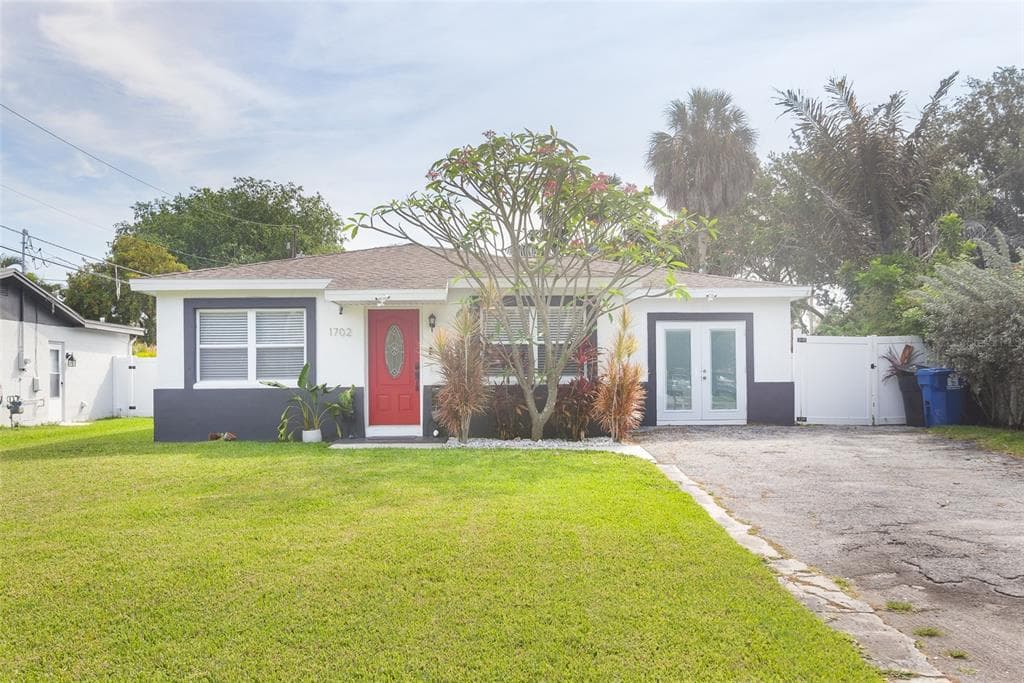 1702 BAYOU GRANDE BOULEVARD NE ST PETERSBURG, FL 33703