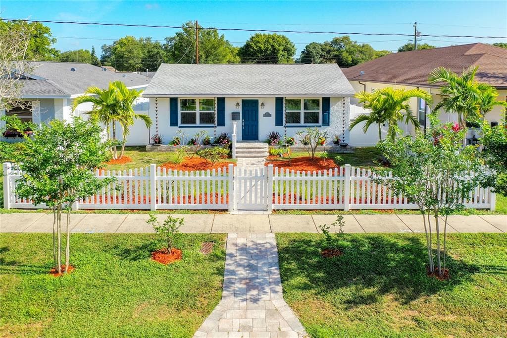 821 42ND AVENUE N ST PETERSBURG, FL 33703