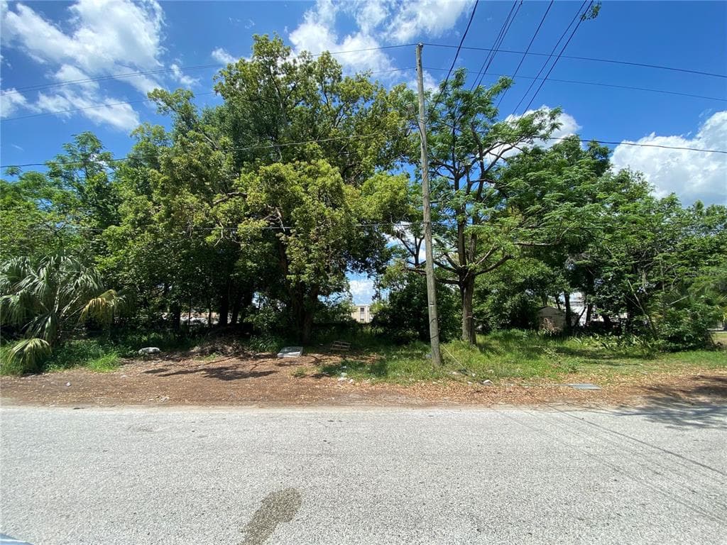 6908 N NAVIN AVENUE TAMPA, FL 33604