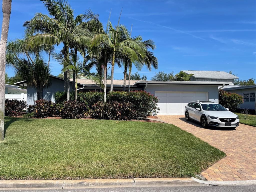 425 3RD AVENUE N TIERRA VERDE, FL 33715
