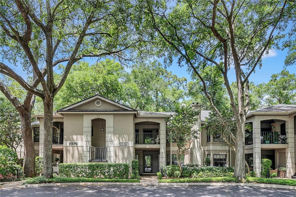 1076 KENSINGTON PARK DRIVE UNIT 207 ALTAMONTE SPRINGS, FL 32714