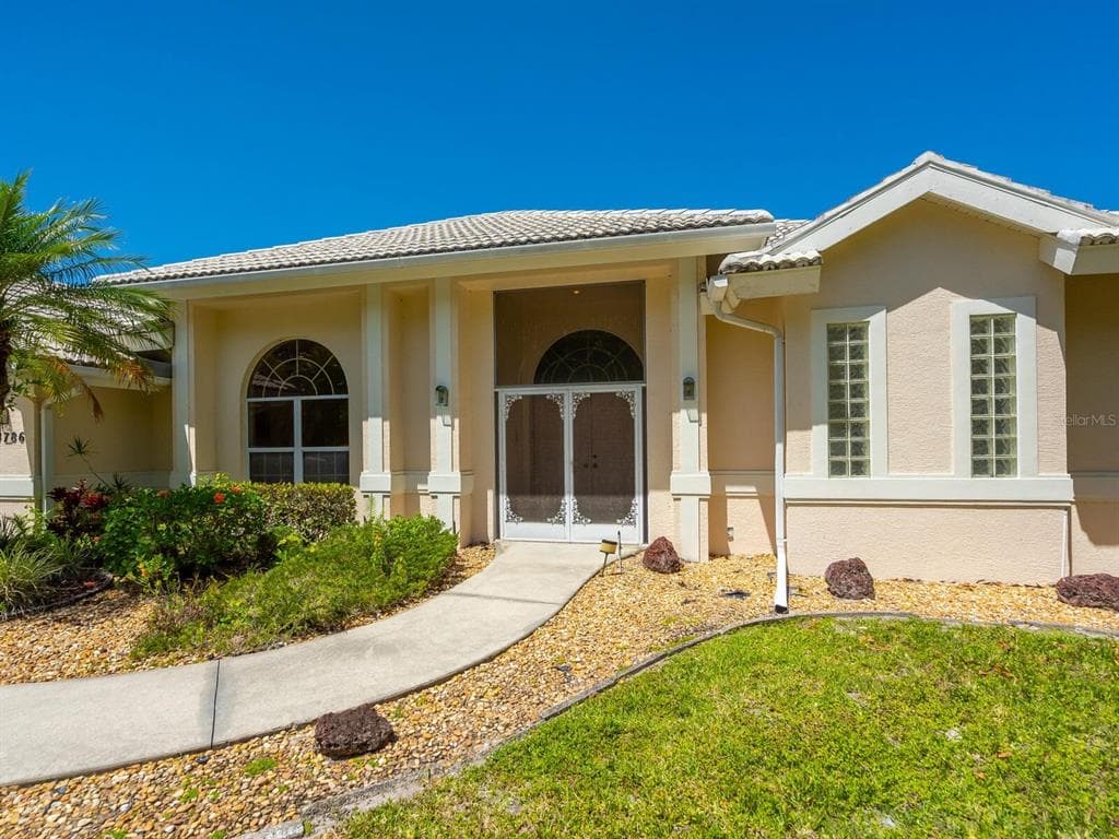 4786 DEL SOL BOULEVARD SARASOTA, FL 34243
