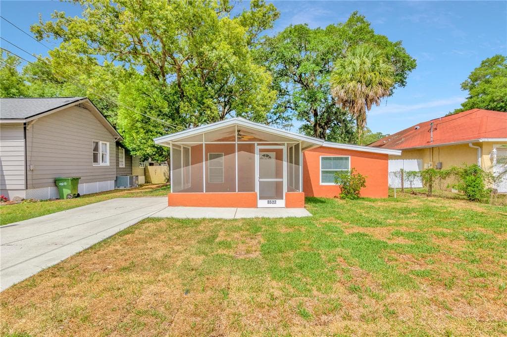 8522 N OTIS AVENUE TAMPA, FL 33604