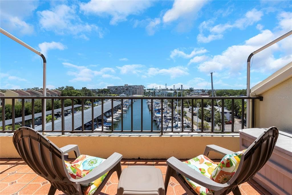1750 HARBOR PL S UNIT 403 SOUTH PASADENA, FL 33707