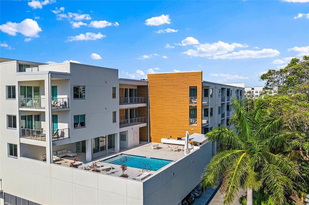 332 COCOANUT UNIT 307 SARASOTA, FL 34236