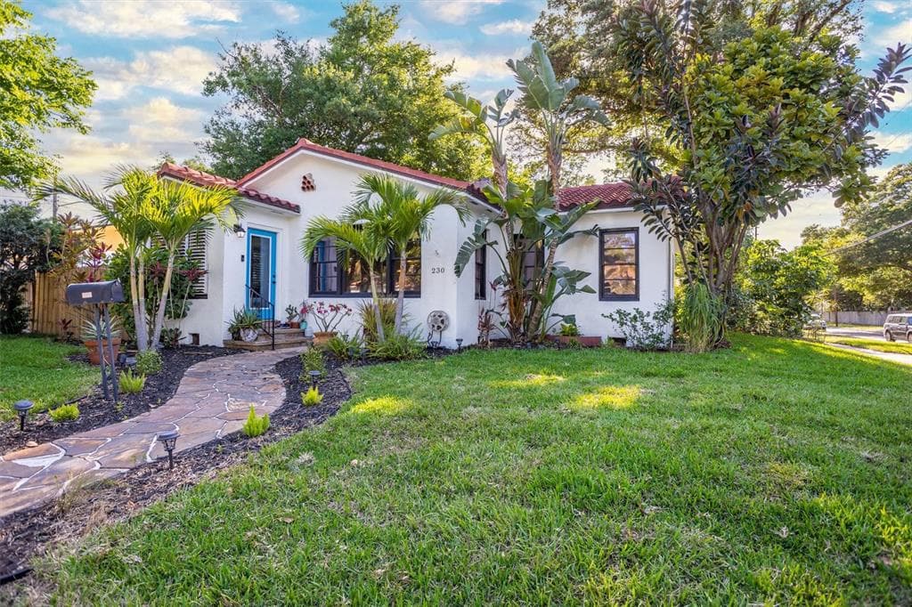 230 30TH STREET N ST PETERSBURG, FL 33713