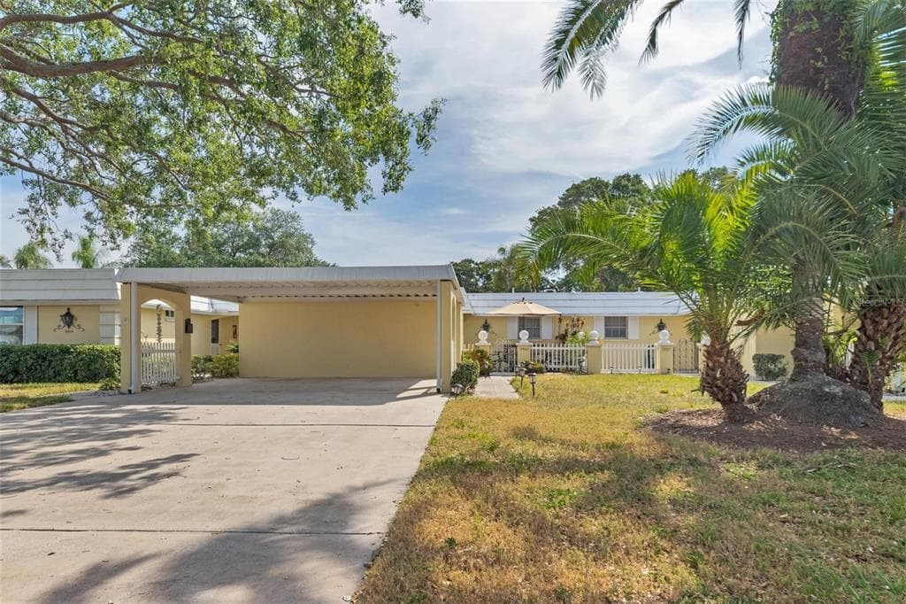 5923 TIDEWOOD AVENUE UNIT 6 SARASOTA, FL 34231