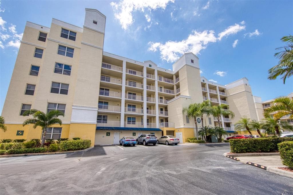 1200 COUNTRY CLUB DRIVE UNIT 2302 LARGO, FL 33771