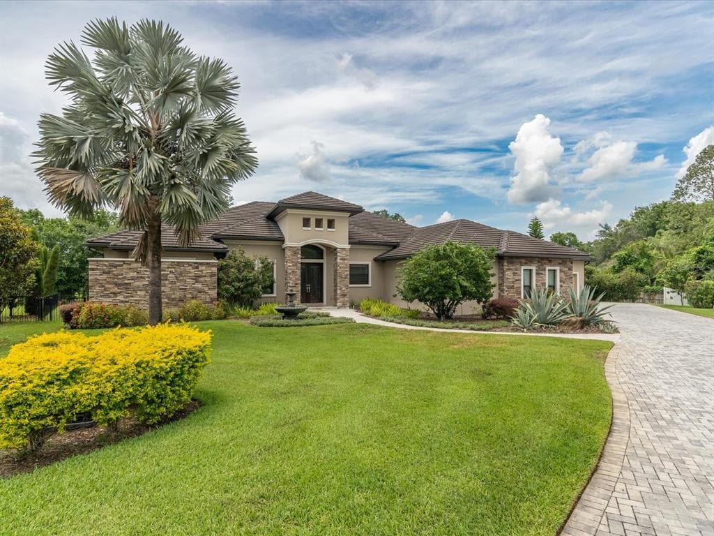 4105 CARROLLWOOD VILLAGE FOREST DRIVE TAMPA, FL 33618