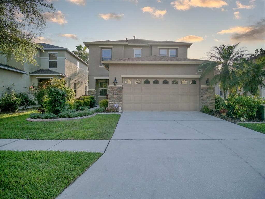 2403 SPRING HOLLOW LOOP