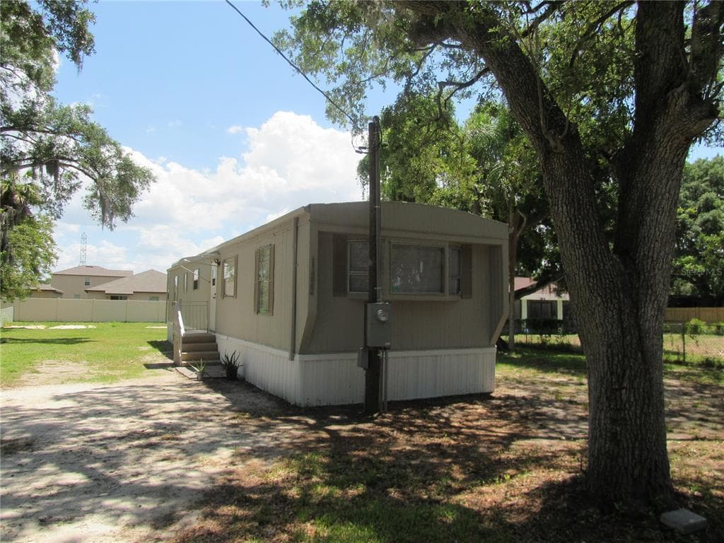 11222 INGLEWOOD DRIVE GIBSONTON, FL 33534