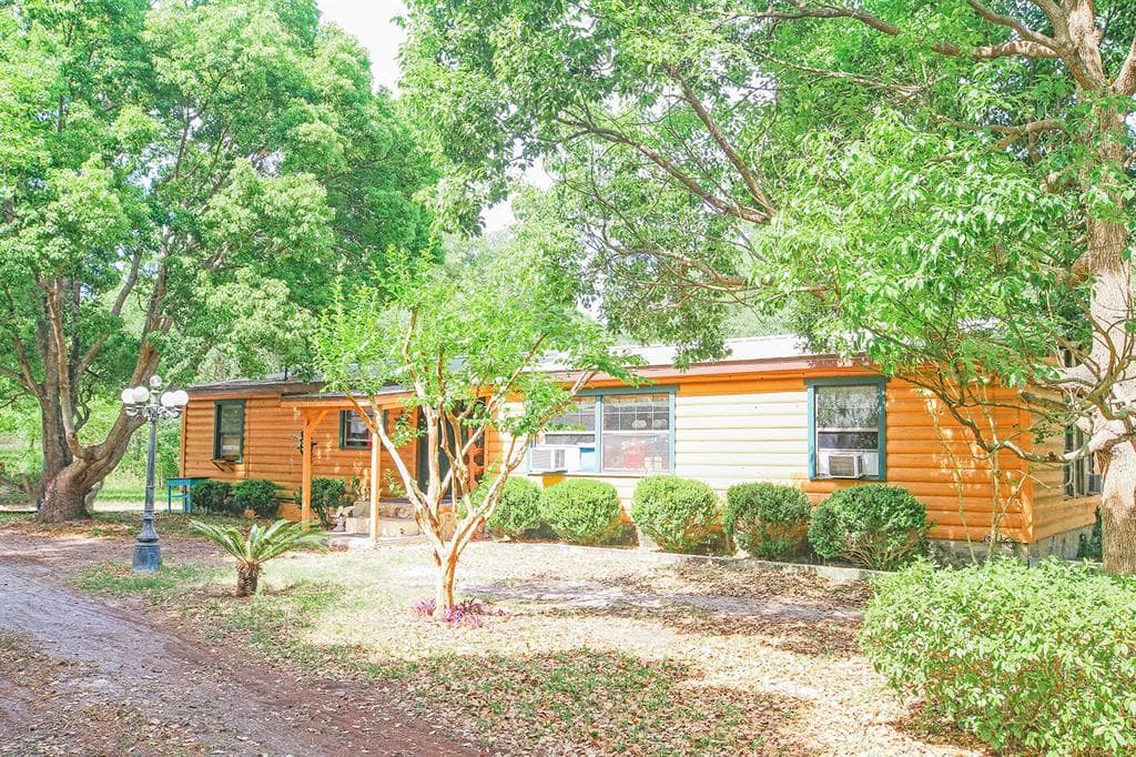 10400 BLANKS STREET WEEKI WACHEE, FL 34613