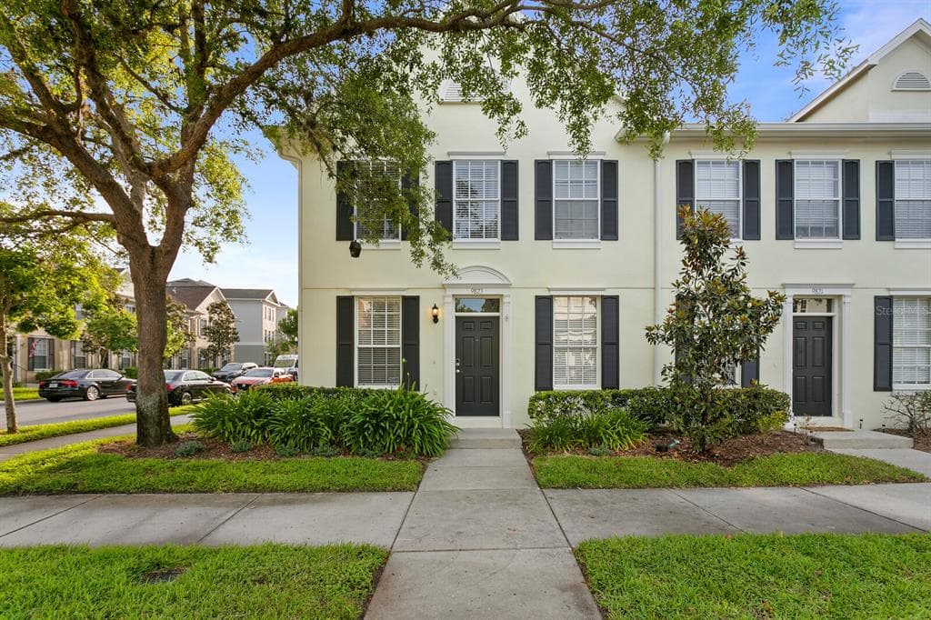 9823 W PARK VILLAGE DRIVE TAMPA, FL 33626