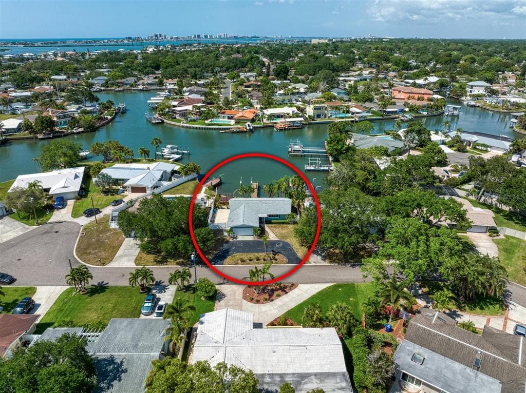 4017 CHURCH CREEK POINT LARGO, FL 33774
