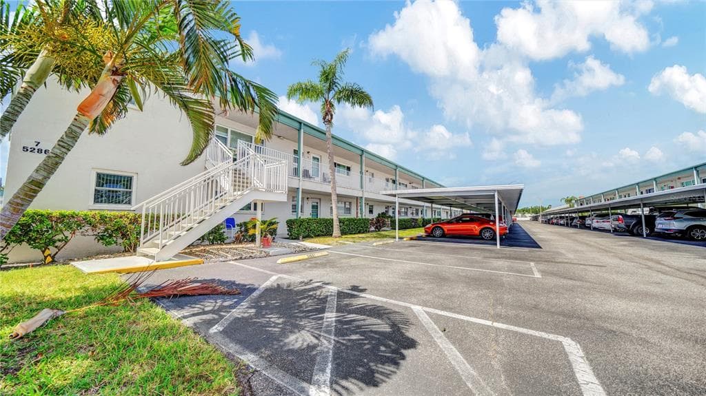 5286 81ST STREET N UNIT 17 ST PETERSBURG, FL 33709