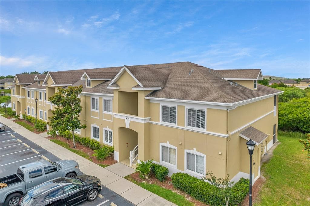 9529 NEWDALE WAY UNIT 101 RIVERVIEW, FL 33578