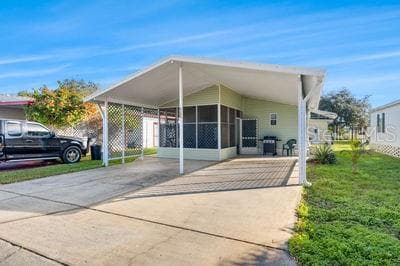 3104 SHORT LEAF STREET WESLEY CHAPEL, FL 33543