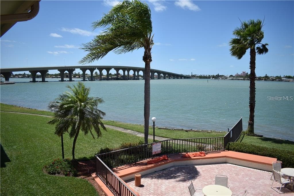 6279 SUN BOULEVARD UNIT 205 ST PETERSBURG, FL 33715