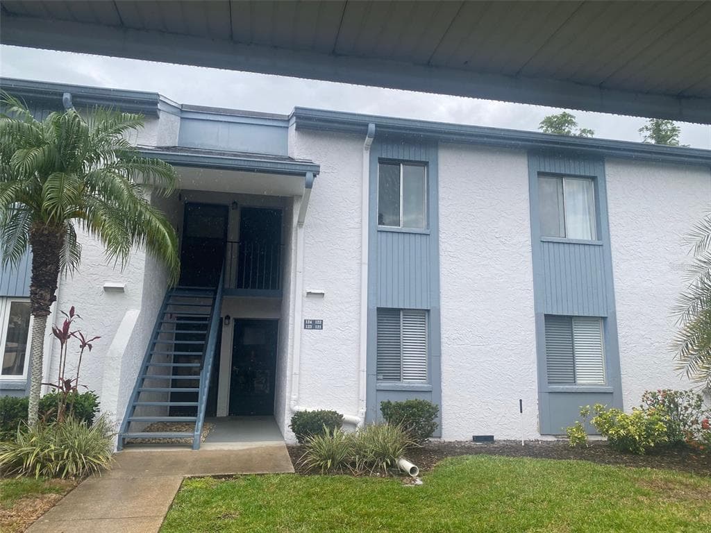 121 CYPRESS LANE UNIT 121 OLDSMAR, FL 34677