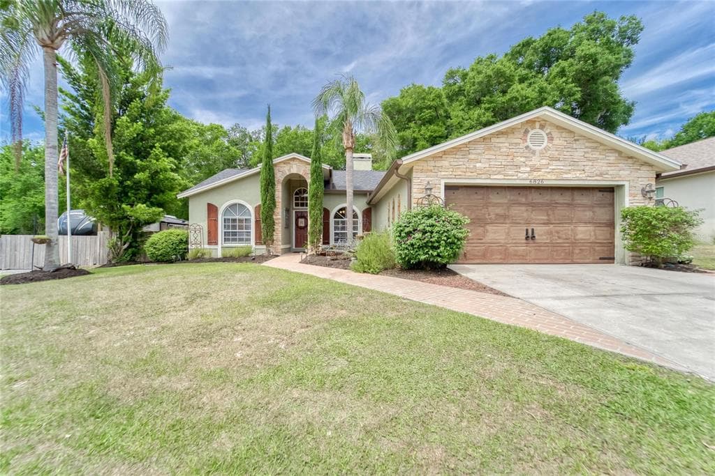 6826 DOEHRING DRIVE LAKELAND, FL 33810
