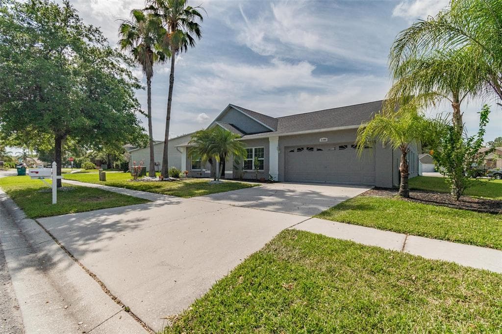 31906 GRAND RESERVE PLACE WESLEY CHAPEL, FL 33545