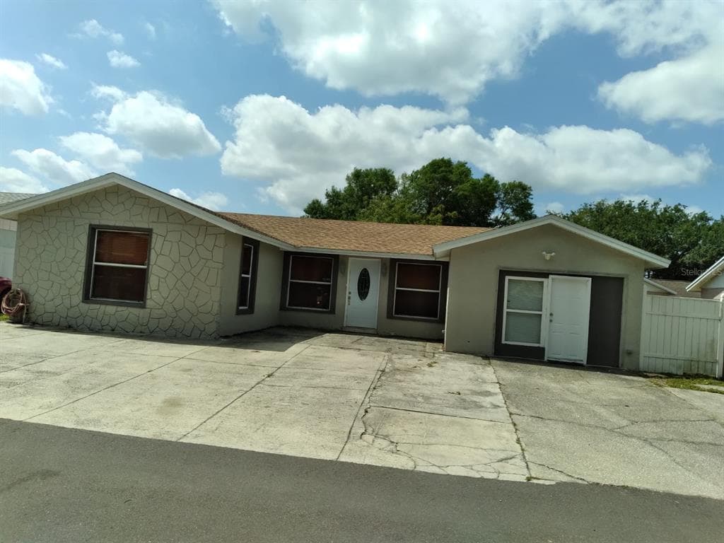 10108 MOORES MILL COURT TAMPA, FL 33615
