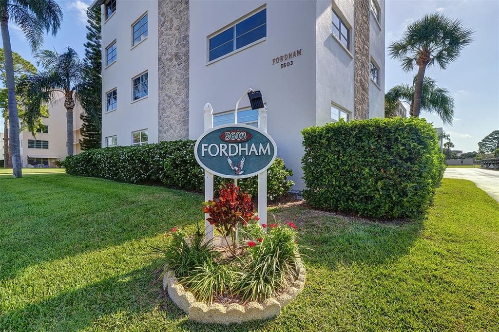 5603 80TH STREET N UNIT 505 ST PETERSBURG, FL 33709