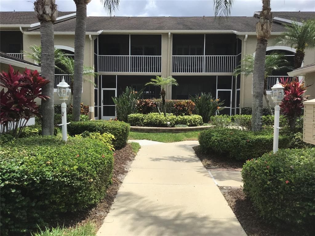 5241 MAHOGANY RUN AVENUE UNIT 421 SARASOTA, FL 34241